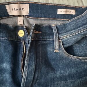 FRAME distressed Le High Skinny Crop size 27